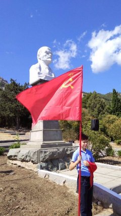 У Криму відкрили пам’ятник Леніну і прийняли школярів у піонери