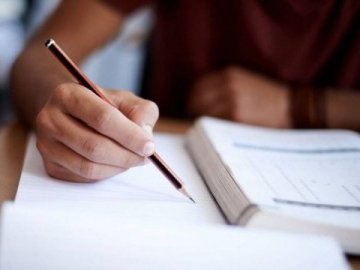 В Україні планують з 2027 року запустити старшу профільну школу