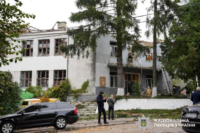 У Рівному вже 20 поранених: у поліції показали наслідки російського прильоту. ФОТО