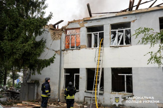 У Рівному вже 20 поранених: у поліції показали наслідки російського прильоту. ФОТО