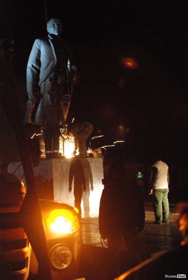 Як Волинь позбулася маневицького Леніна. ФОТО