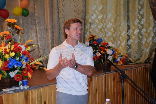 «Збудуєте школу – назвемо на вашу честь!» – жителі Шацького району зустрічали Степана Івахіва*