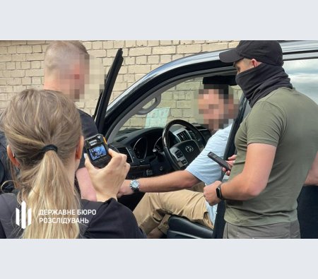 СБУ і ДБР обшукують нардепа Дубінського, який під приводом лікування батька виїхав за кордон