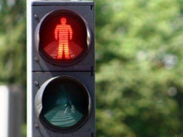 У Луцьку біля школи №2 просять встановити світлофор 