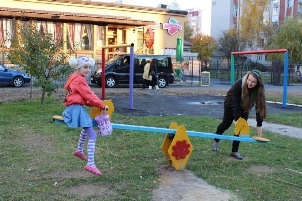 Як відремонтували двір у Луцьку. ФОТО