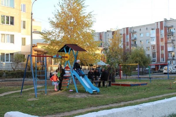 Як відремонтували двір у Луцьку. ФОТО