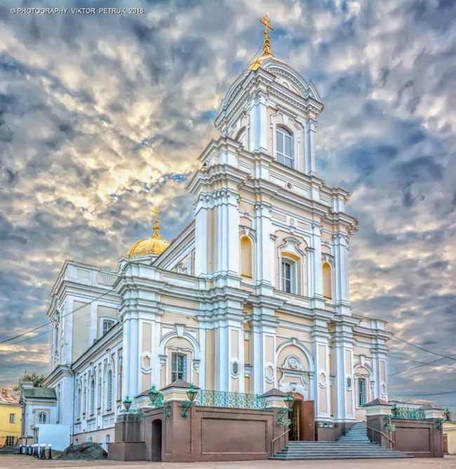 Серія незвичних фото Луцька зі звичних місць