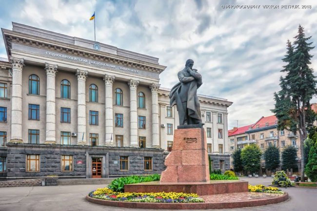 Серія незвичних фото Луцька зі звичних місць