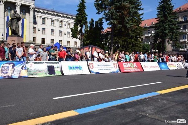 22 богатирі вражали лучан надзвичайною силою та міццю. ФОТО