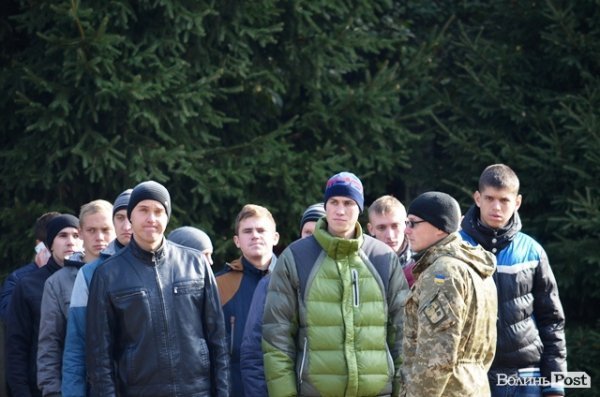 Волинські призовники поїхали на службу. ФОТО