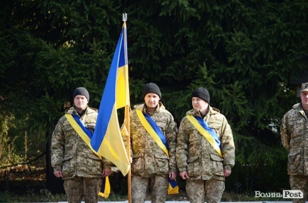 Волинські призовники поїхали на службу. ФОТО
