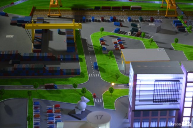 Повстанські пісні, зізнання в любові і до чого тут ва(Зе)лін: як на Волинь Порошенко приїздив. ФОТОРЕПОРТАЖ