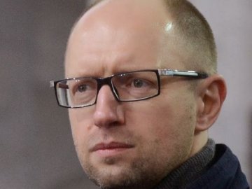 Яценюк каже, що не піде в Нацбанк