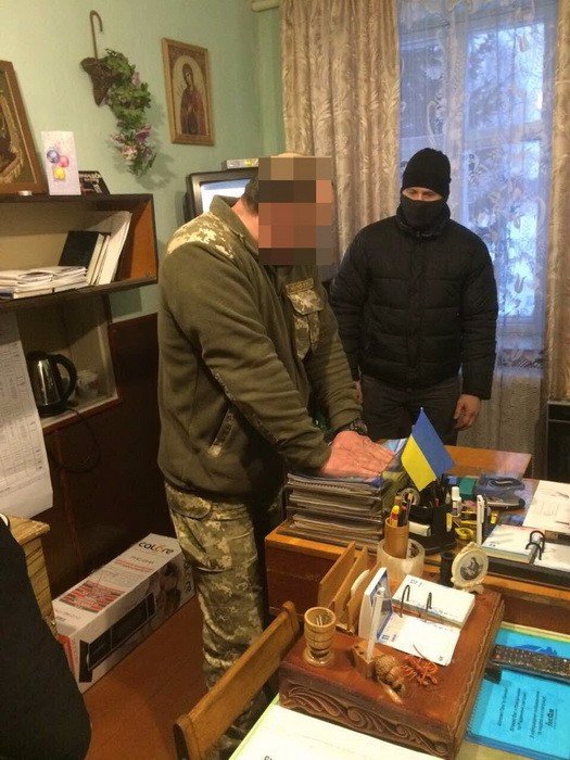 На Волині на хабарі взяли начальника полігону