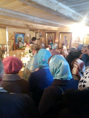 У селі на Волині священик УПЦ МП облаштував «церкву» у своєму гаражі. ФОТО