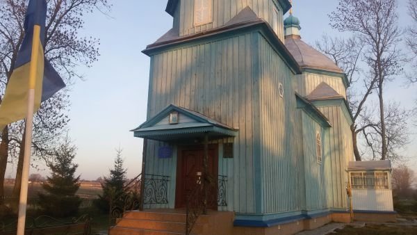 Заміна дерев'яного ґанку на мурований та пластикова вагонка – на думку селян, має бути підставою для розірвання охоронного договору зі священником