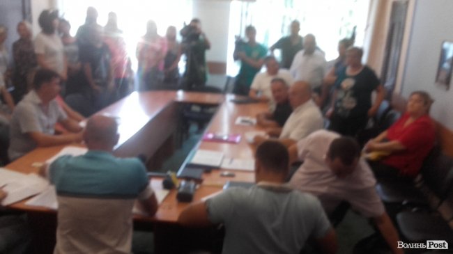 «Коли вже та міськрада нажереться». У Луцьку мітингують люди з Старого ринку. ОНОВЛЮЄТЬСЯ