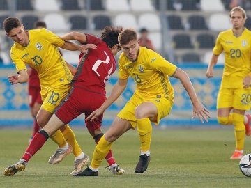 Молодіжна збірна України перемогла Вірменію та очолила групу