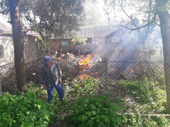 У Луцьку ледь не згоріло подвір’я