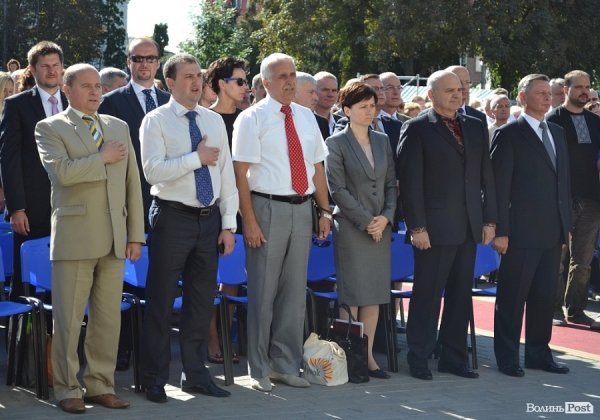Мер Луцька у День міста заговорив сімома мовами. ФОТО