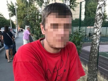 У Вінниці затримали волинянина «під кайфом» зі зброєю та наркотиками в авто. ФОТО