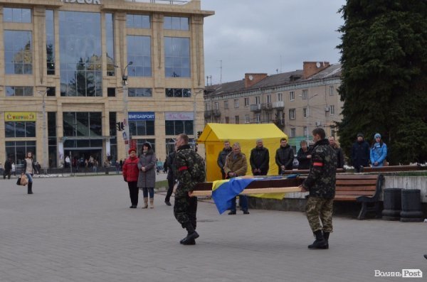 У Луцьку прощалися із загиблим «кіборгом». ФОТО