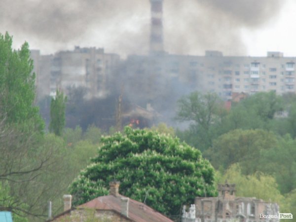 Чорний дим у Луцьку: горить трава. ФОТО
