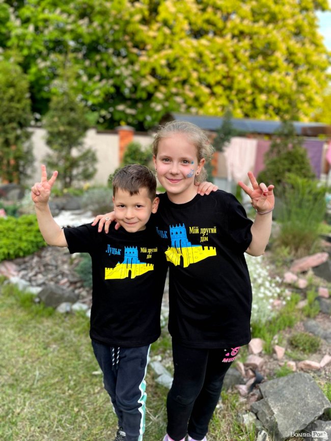 «Ми не могли повірити, що так буває». ЖІНКА З ЛУЦЬКА БЕЗОПЛАТНО ПРИХИСТИЛА ДЕКІЛЬКА СІМЕЙ ПЕРЕСЕЛЕНЦІВ