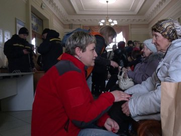 «Щоночі було дуже страшно лягати спати»: на Рівненщину прибув перший евакуаційний потяг з Донеччини