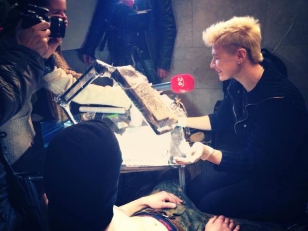 Акція в Українському домі ‒ безплатні татуклейноди. ФОТО