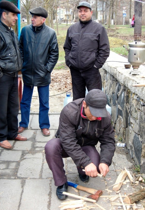 У центрі Луцька гуляли цигани. ФОТО