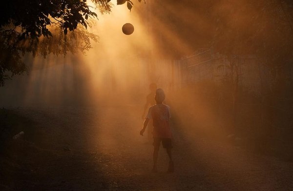 Чарівні світлини дітей з різних країн світу під час гри. ФОТО