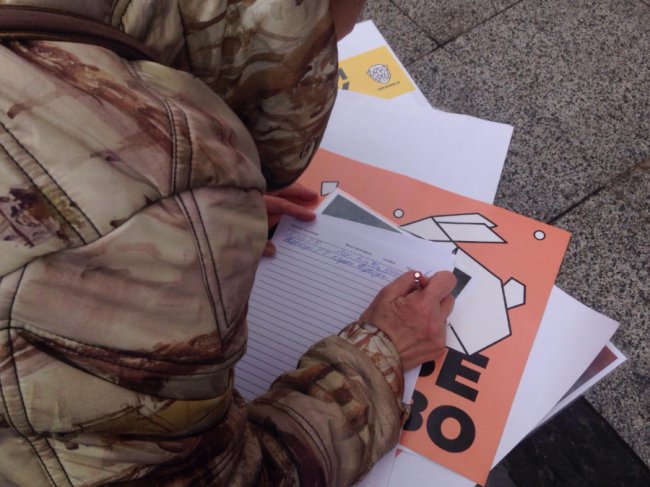 Електричний струм та газова камера: у Луцьку розповідають, як на хутряних фермах вбивають тварин. ФОТО