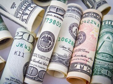 Курс валют у Луцьку на  10 квітня