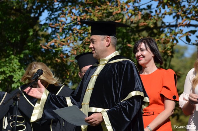  Як у луцькому «політесі» вітали першокурсників. ФОТОРЕПОРТАЖ