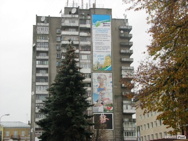 Луцьк не очистили від політичної агітації. ФОТО 