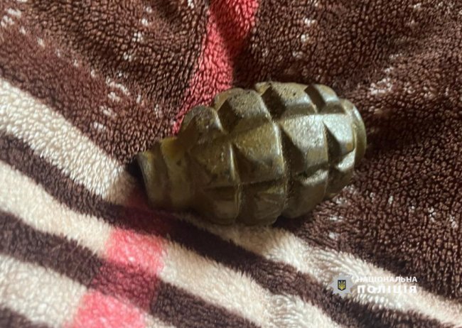 На Волині у скутериста в сумці виявили гранату: боєприпас знайшли ще  в одного чоловіка, яки дебоширив вдома