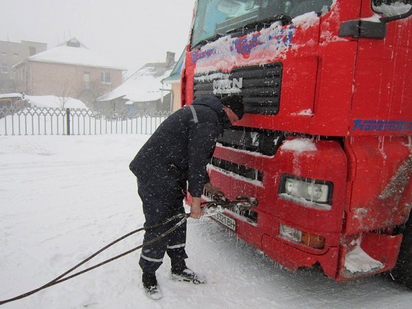 На Волині рятувальники витягли з заметів 31 «швидку». ФОТО