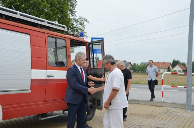 Волинська громада отримала нову пожежну машину від поляків. ФОТО