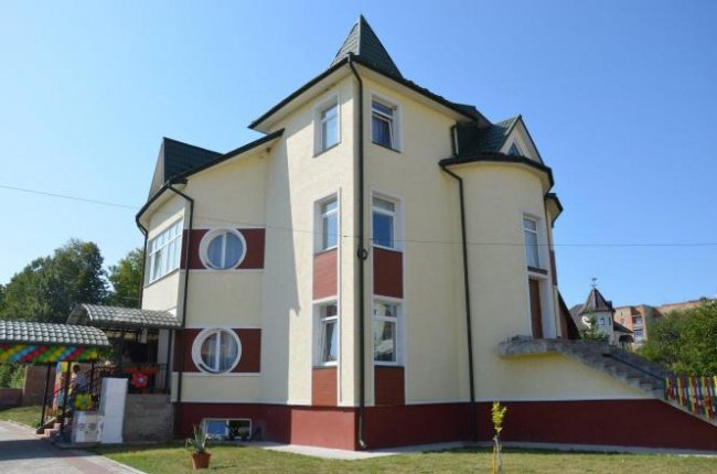 Монахиня з Луцька всиновила 9 дітей