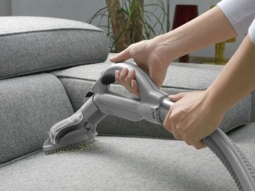 Як чистити диван?*