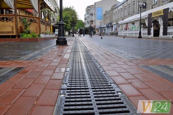 Комунальники розповіли, чому «топить» Лесі Українки