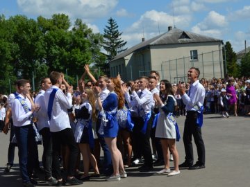 Як відзначили останній дзвоник у Ковелі. ФОТО