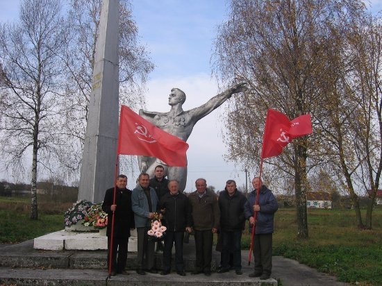 Комуністи Волині відзначили річницю своєї революції. ФОТО