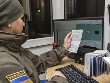 Петиція до Зеленського про обмеження вʼїзду для росіян набрала необхідну кількість голосів