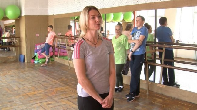 У Володимирі-Волинському пенсіонери опановують латиноамериканські танці.ВІДЕО