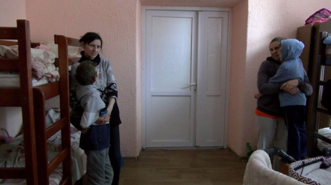 В гуртожитку луцького ліцею охрестили дівчинку з Київщини. ВІДЕО