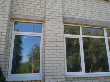 РДА на Волині не заплатила 1,4 мільйона за шкільні вікна, а поклала гроші у банк