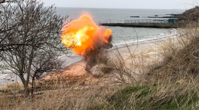 На пляжі в Одесі знайшли бойову міну