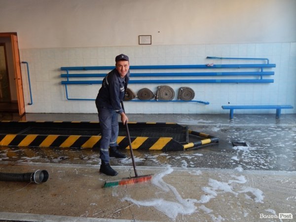 Робота луцьких пожежників очима журналіста. ФОТО. ВІДЕО.